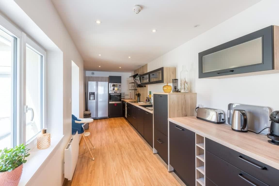 LES PIEDS DANS L'EAU - Bel appartement - Vue mer - 6 personnes Cancale Eksteriør bilde