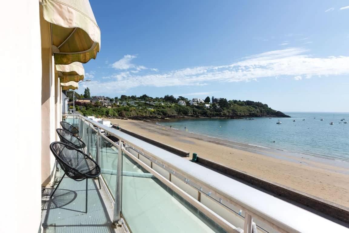 LES PIEDS DANS L'EAU - Bel appartement - Vue mer - 6 personnes Cancale Eksteriør bilde